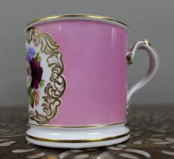 MID19TH CENTURY GRAINGER WORCESTER PORCELAIN TANKARD ROSE POMPADOUR GROUND