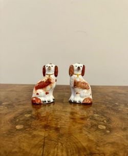 LOVELY PAIR OF ANTIQUE VICTORIAN MINIATURE STAFFORDSHIRE DOGS