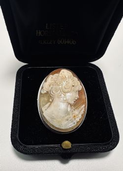 EARLY 20TH CENTURY SILVER MOUNTED CAMEO PENDANT BROOCH C1920