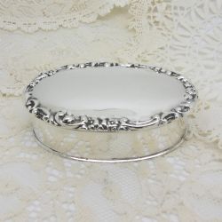 EDWARDIAN SILVER TRINKET POT WITH FLOWERS SCROLLS EDGING CHESTER 1902